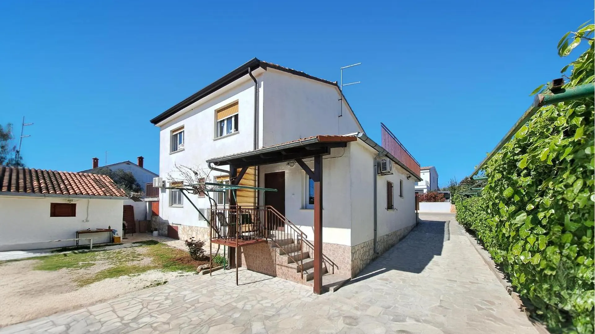 Gorgeous Apartment In Medulin With Kitchen